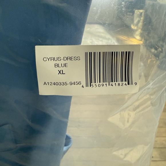 Alexis Cyrus Mini - Picture 6 of 6